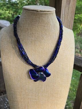 CHICOS. Vintage Brilliant Blue Floral & Bead Necklace. 15 -19 Inches. No flaws.